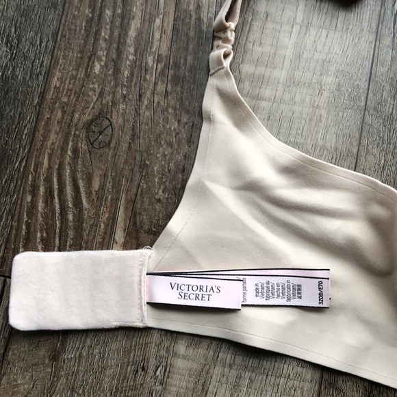 Victoria’s Secret Perfect Shape Light Push-up 32DD - Picture 7 of 8